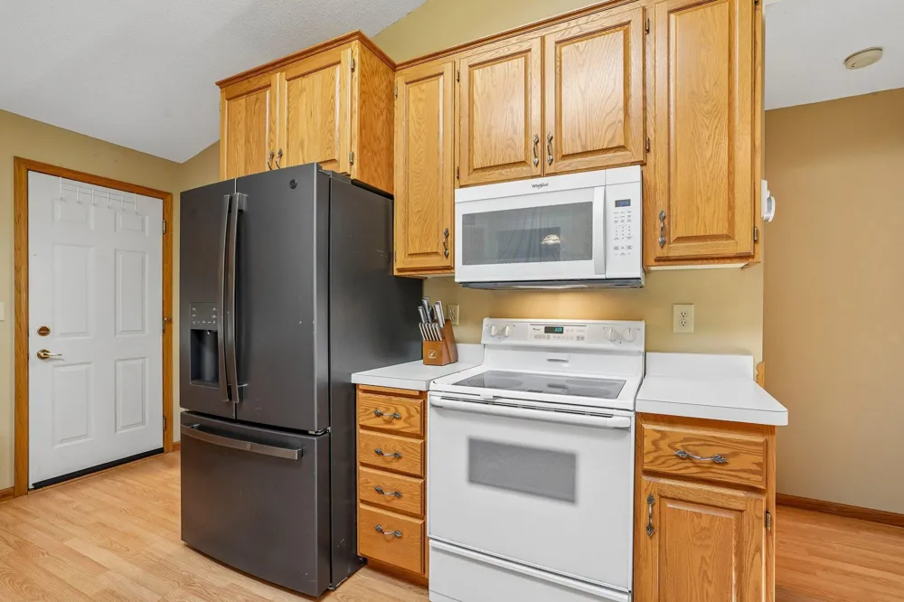 9126 Windsor Lane Brooklyn Park, MN 55443