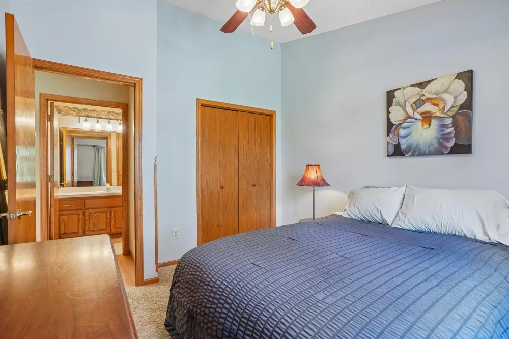 9126 Windsor Lane Brooklyn Park, MN 55443