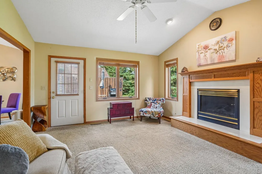9126 Windsor Lane Brooklyn Park, MN 55443