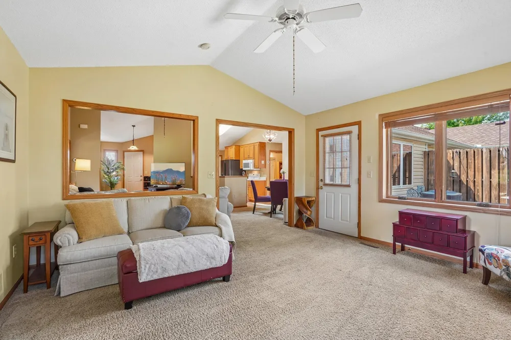 9126 Windsor Lane Brooklyn Park, MN 55443