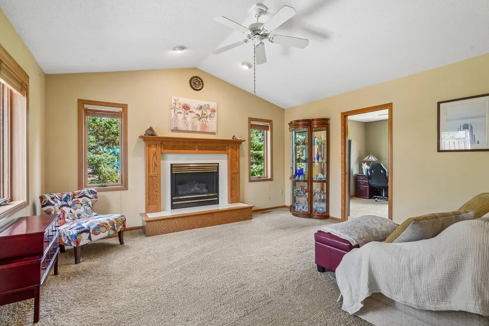 9126 Windsor Lane Brooklyn Park, MN 55443