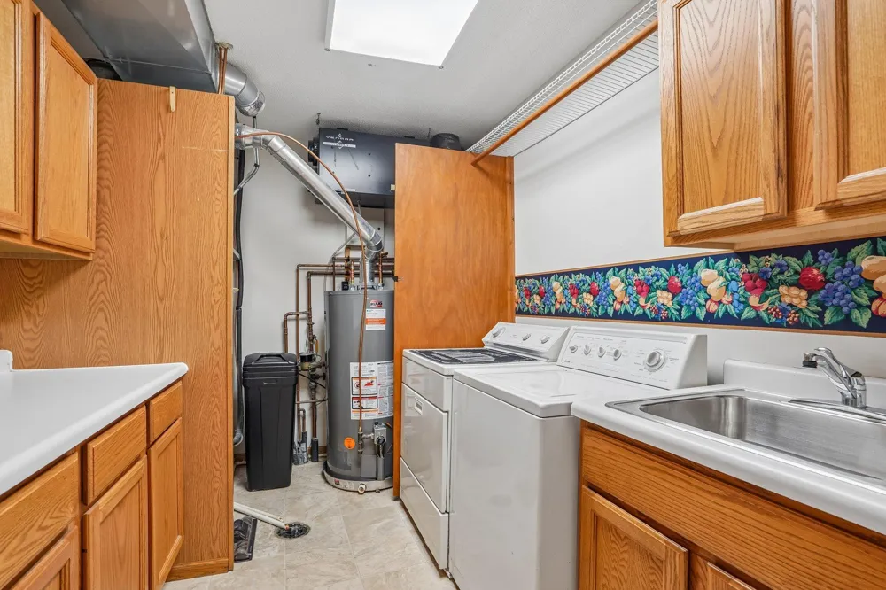 9126 Windsor Lane Brooklyn Park, MN 55443