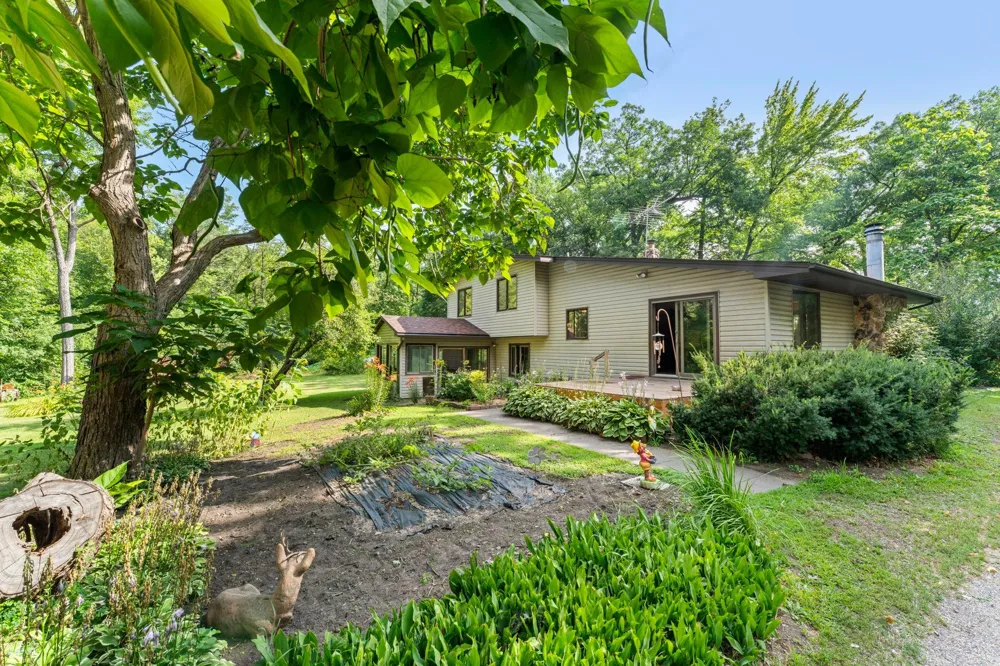 32350 Cedar Crest Trail NE North Branch, MN 55056
