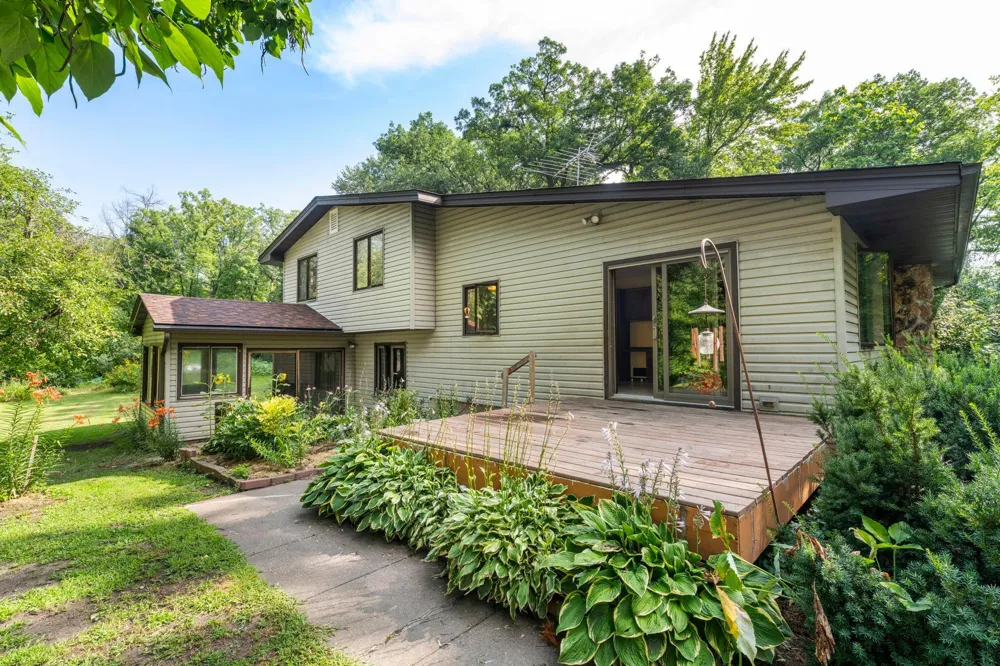 32350 Cedar Crest Trail NE North Branch, MN 55056
