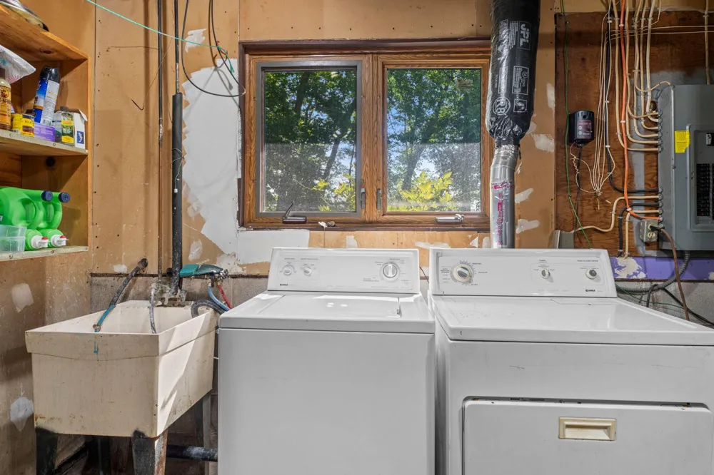 32350 Cedar Crest Trail NE North Branch, MN 55056