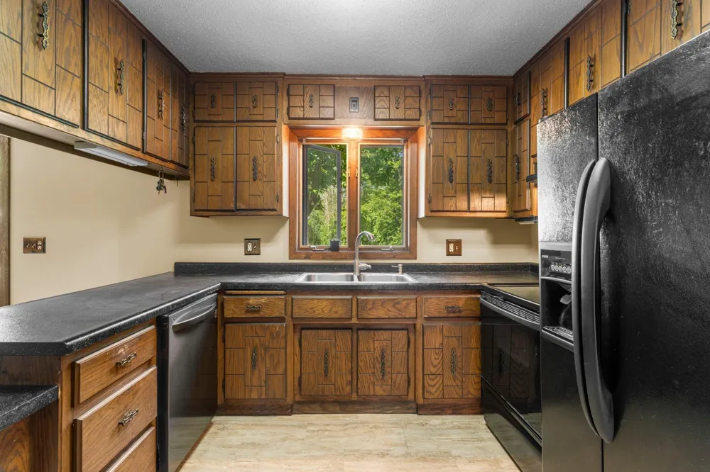 32350 Cedar Crest Trail NE North Branch, MN 55056