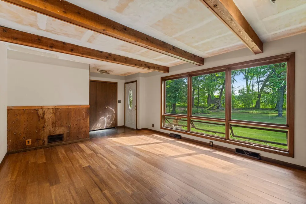 32350 Cedar Crest Trail NE North Branch, MN 55056