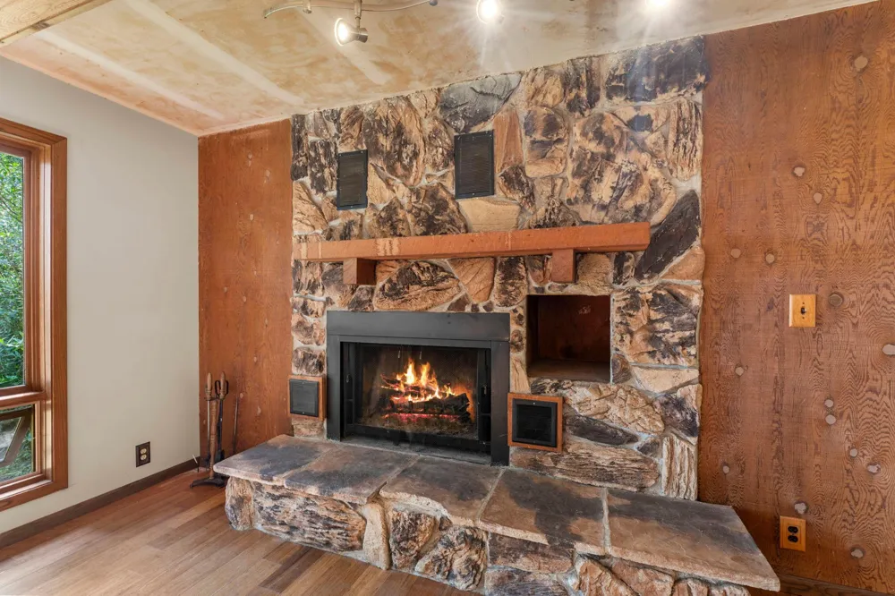 32350 Cedar Crest Trail NE North Branch, MN 55056