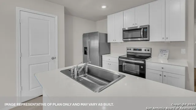 258 Fairlawn Way Maxwell, TX 78656