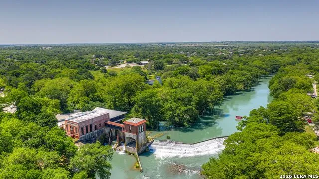 1010 Gladys Run Seguin, TX 78155