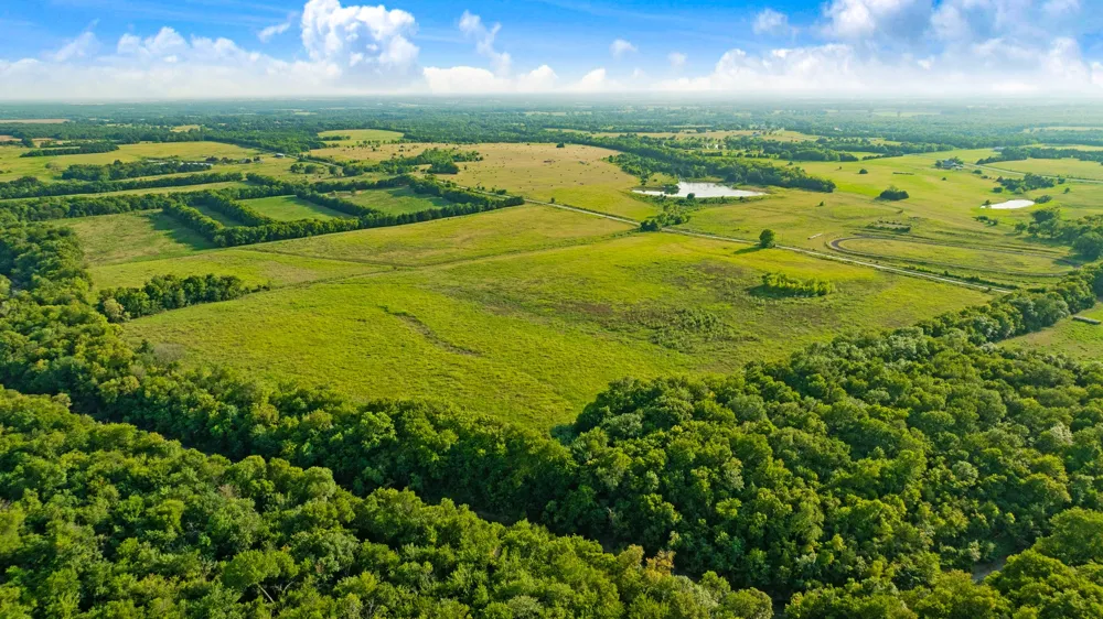 County Road 25200 Roxton, TX 75435