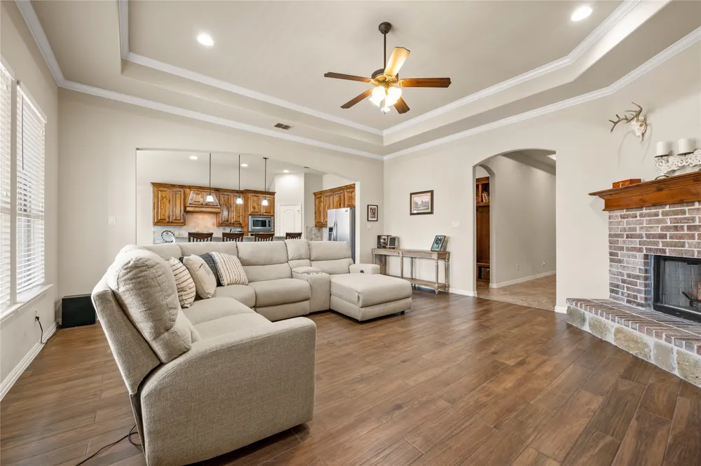 116 Camouflage Circle Willow Park, TX 76008