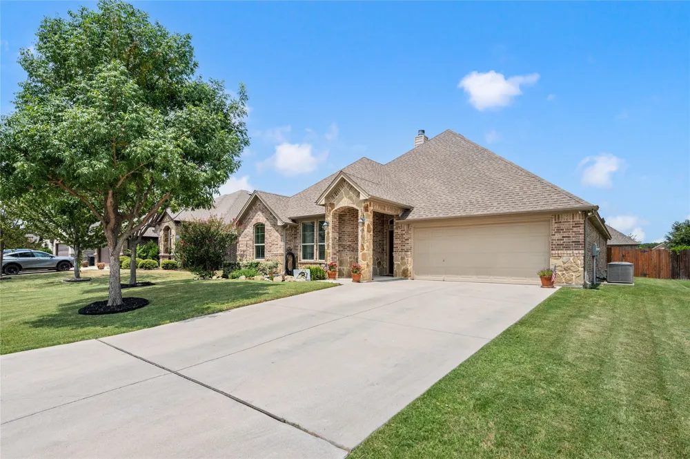 116 Camouflage Circle Willow Park, TX 76008