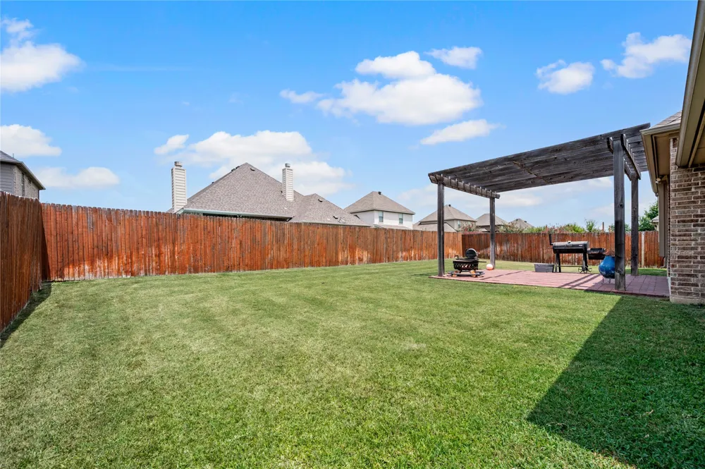 116 Camouflage Circle Willow Park, TX 76008