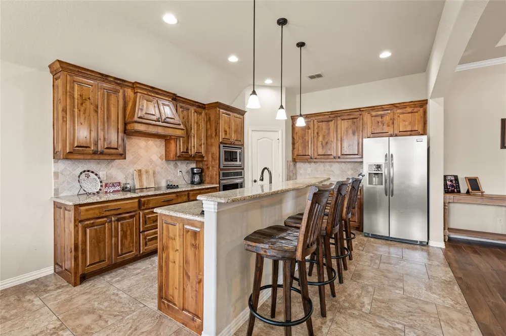 116 Camouflage Circle Willow Park, TX 76008