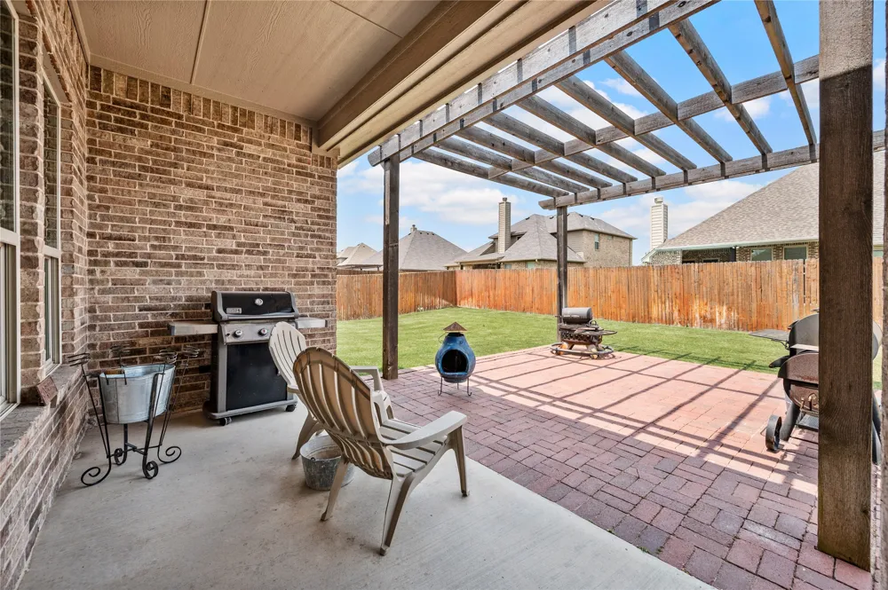 116 Camouflage Circle Willow Park, TX 76008