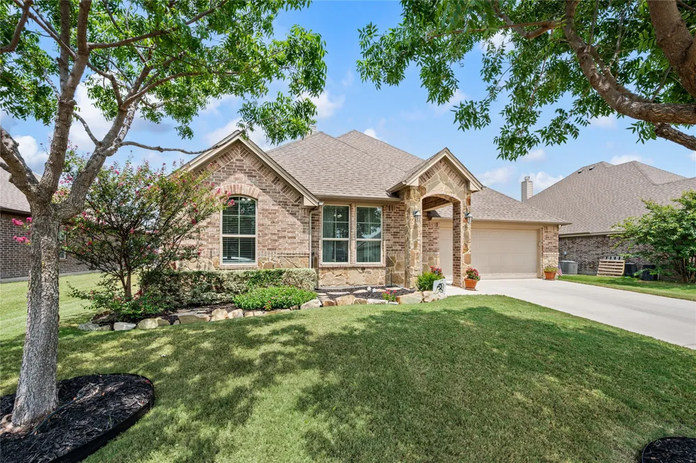 116 Camouflage Circle Willow Park, TX 76008