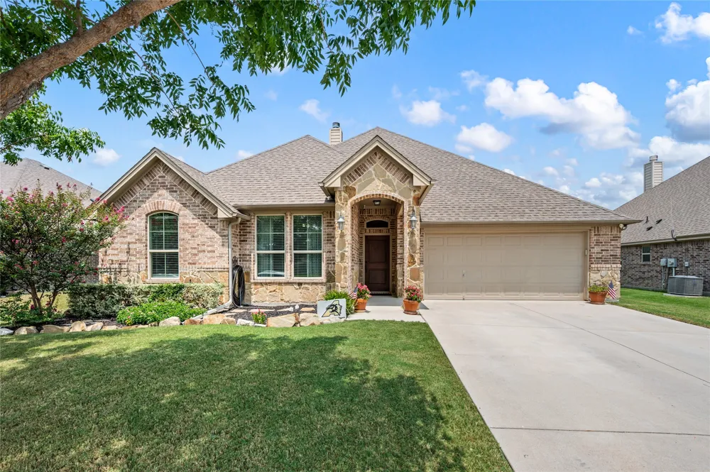 116 Camouflage Circle Willow Park, TX 76008