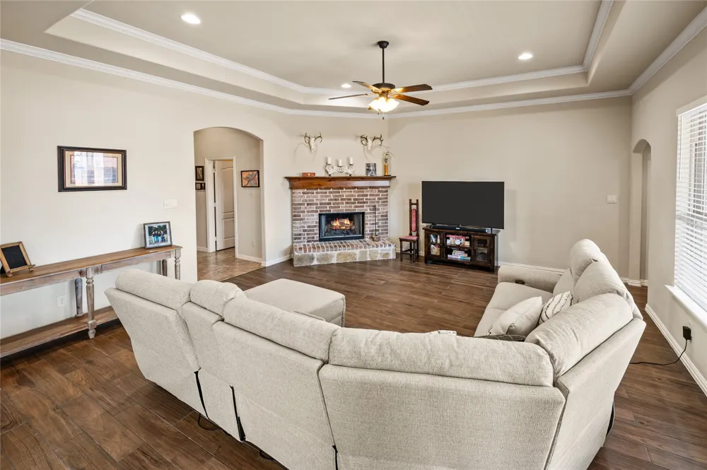 116 Camouflage Circle Willow Park, TX 76008