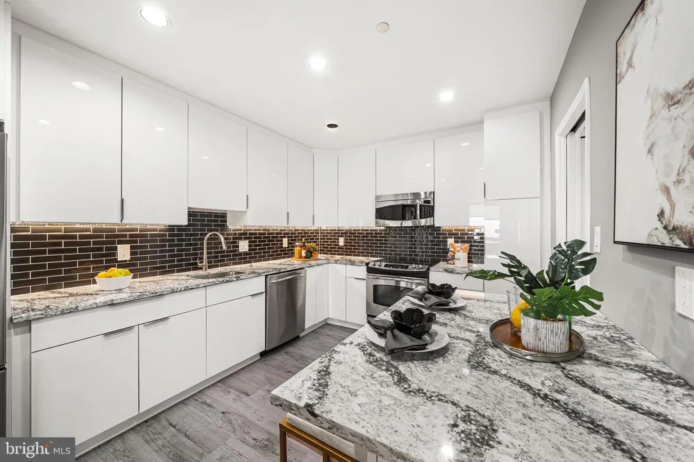 1016 WAYNE STREET #1007 Arlington, VA 22204