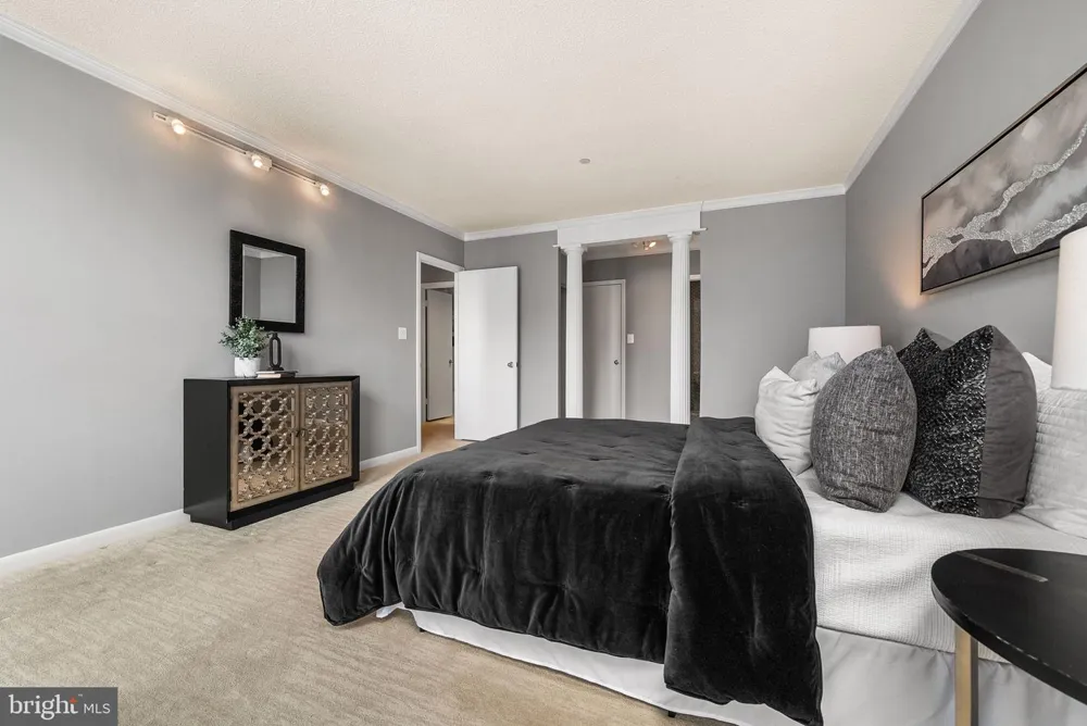 1016 WAYNE STREET #1007 Arlington, VA 22204