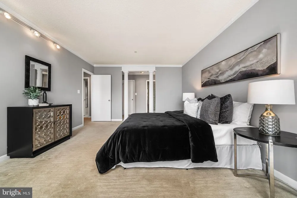 1016 WAYNE STREET #1007 Arlington, VA 22204