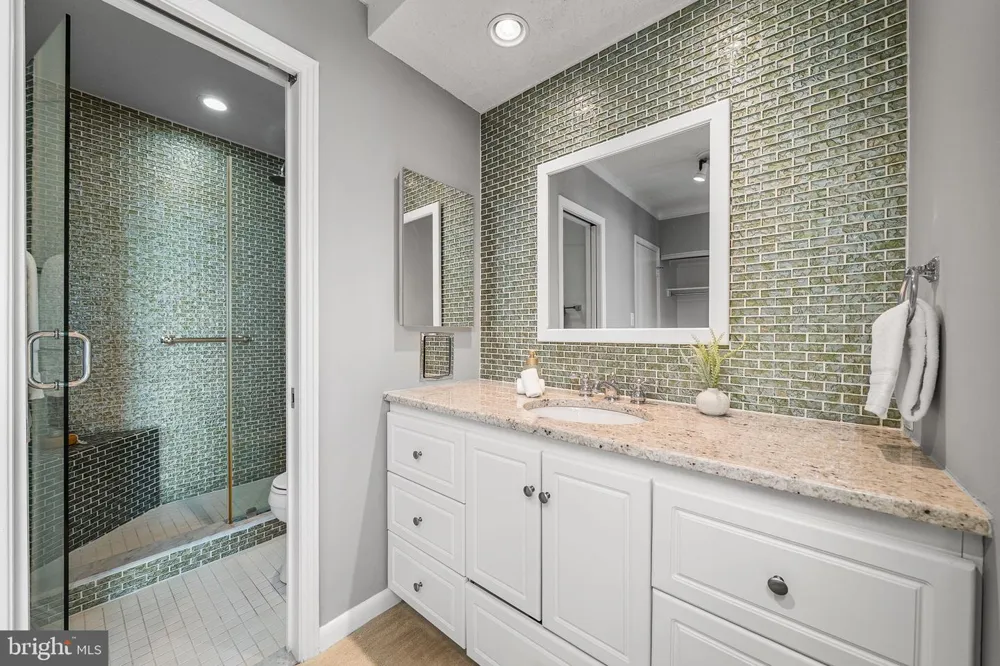 1016 WAYNE STREET #1007 Arlington, VA 22204