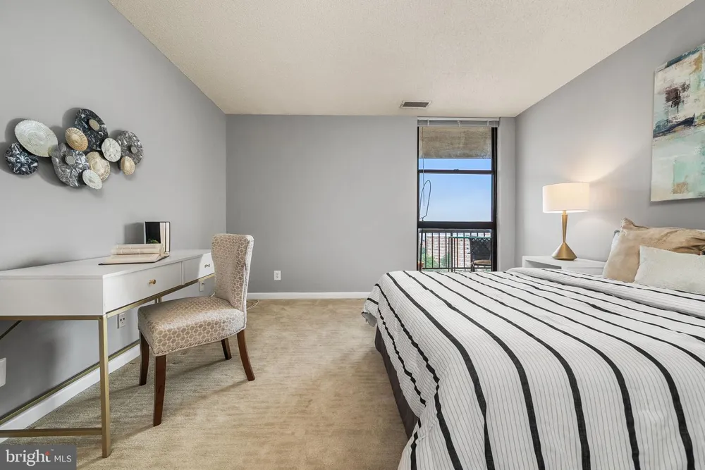 1016 WAYNE STREET #1007 Arlington, VA 22204