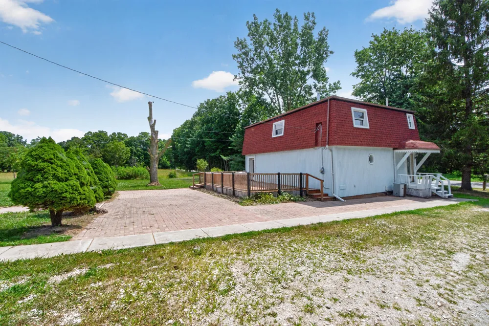 18600 Manitou Road Addison, MI 49220