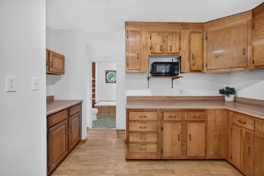18600 Manitou Road Addison, MI 49220