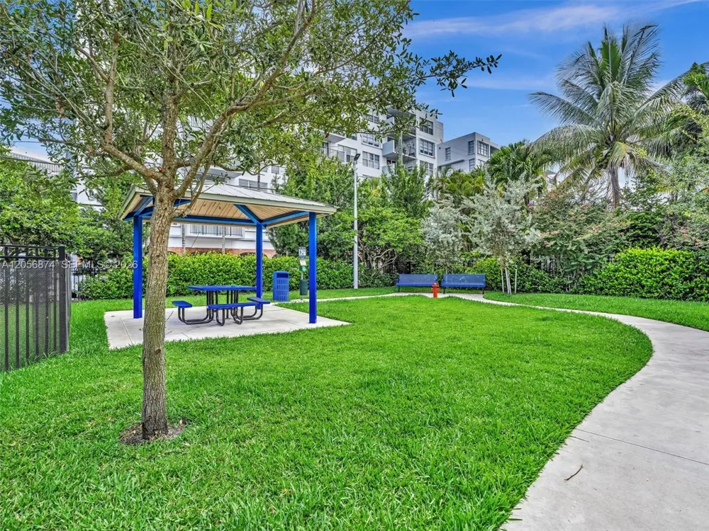 1060 92nd St #6 Bay Harbor Islands, FL 33154