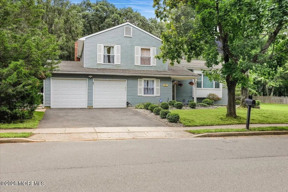 43 Glen Arden Drive Howell, NJ 07731