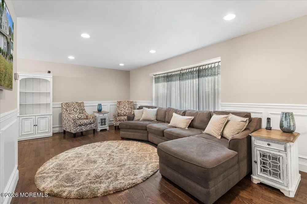 43 Glen Arden Drive Howell, NJ 07731