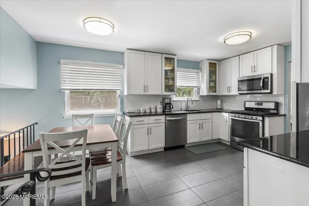 43 Glen Arden Drive Howell, NJ 07731