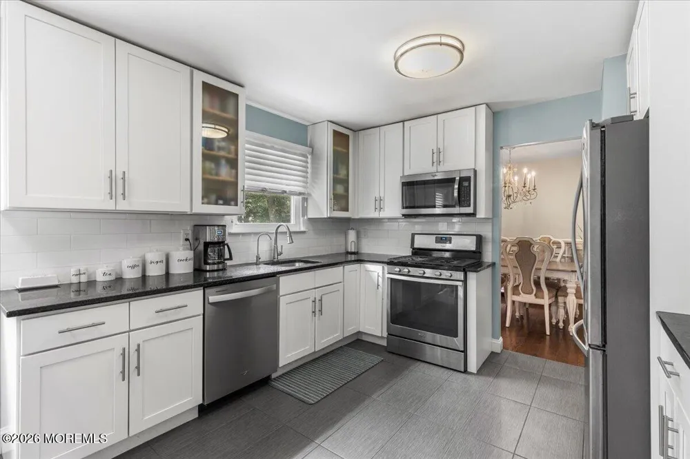 43 Glen Arden Drive Howell, NJ 07731