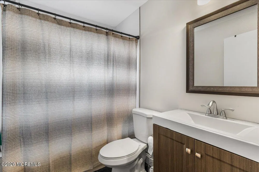 43 Glen Arden Drive Howell, NJ 07731