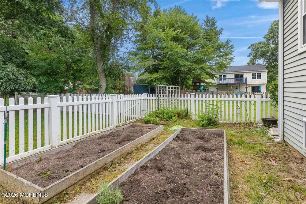 43 Glen Arden Drive Howell, NJ 07731