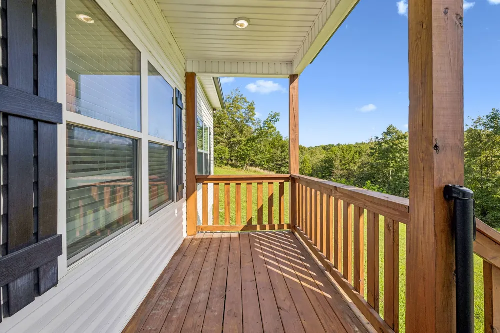 2800 N Hurricane Creek Rd Mc Ewen, TN 37101