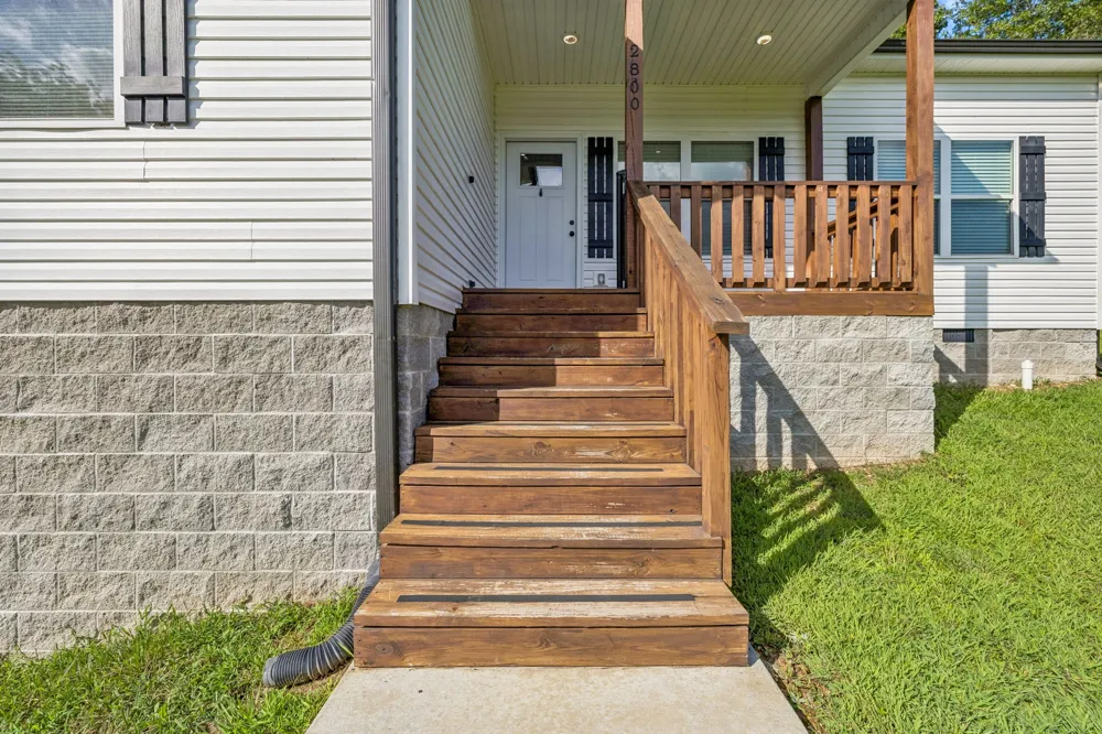 2800 N Hurricane Creek Rd Mc Ewen, TN 37101