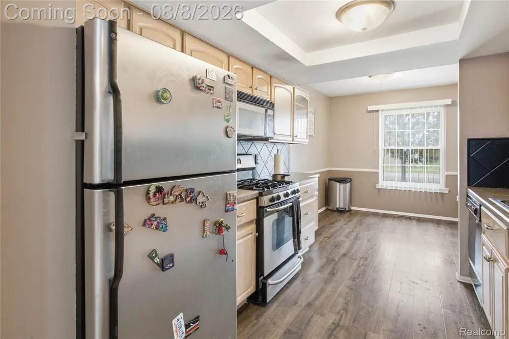 20350 Weybridge Street Clinton Charter Township, MI 48036