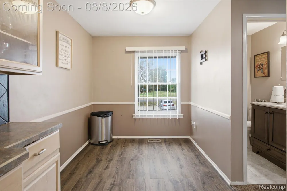 20350 Weybridge Street Clinton Charter Township, MI 48036