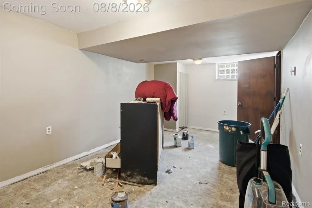 20350 Weybridge Street Clinton Charter Township, MI 48036