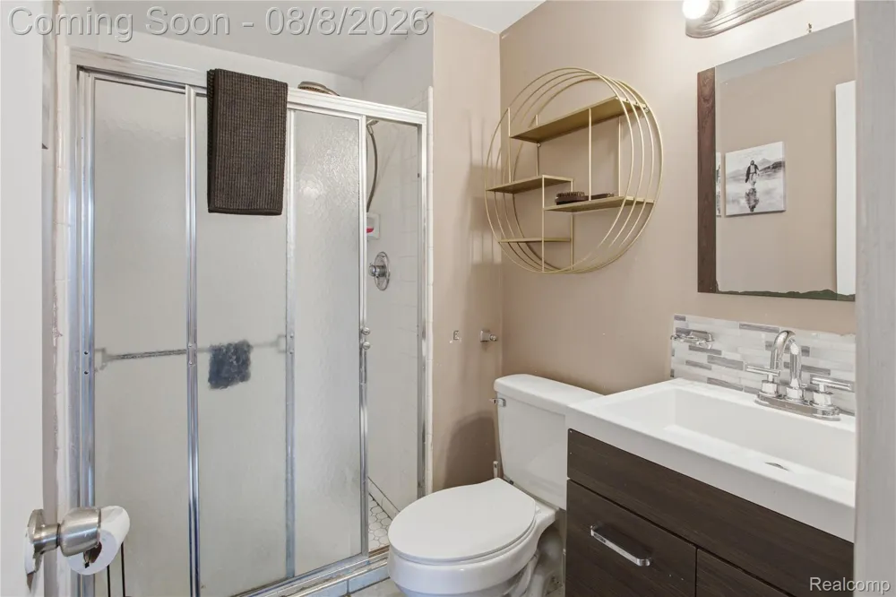 20350 Weybridge Street Clinton Charter Township, MI 48036