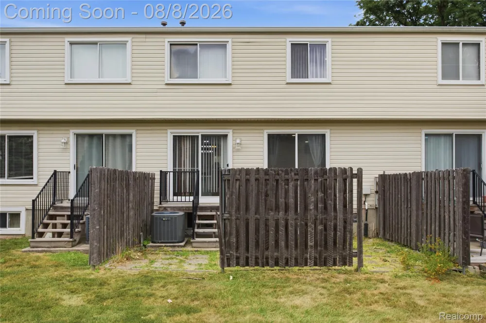 20350 Weybridge Street Clinton Charter Township, MI 48036