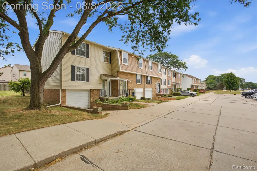 20350 Weybridge Street Clinton Charter Township, MI 48036