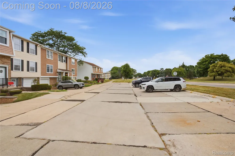 20350 Weybridge Street Clinton Charter Township, MI 48036