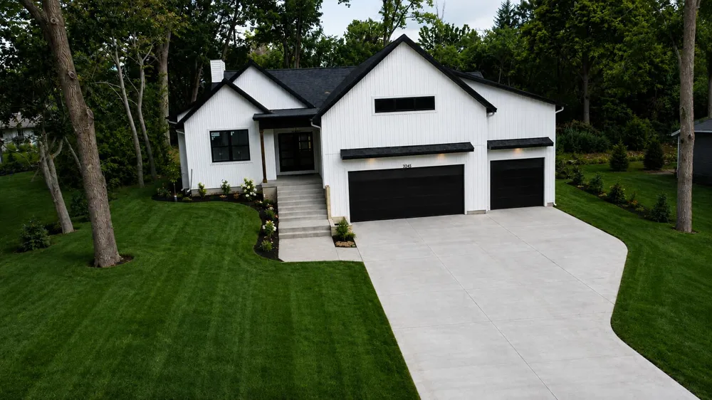 3245 Midland Drive SE Grand Rapids Charter Township, MI 49546