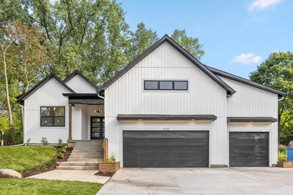 3245 Midland Drive SE Grand Rapids Charter Township, MI 49546