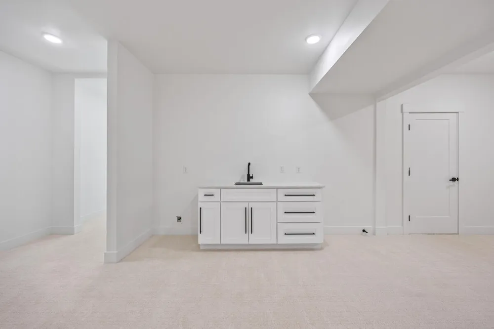 3245 Midland Drive SE Grand Rapids Charter Township, MI 49546