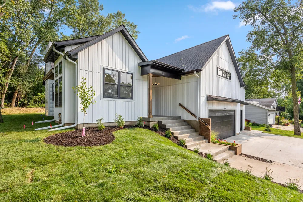 3245 Midland Drive SE Grand Rapids Charter Township, MI 49546